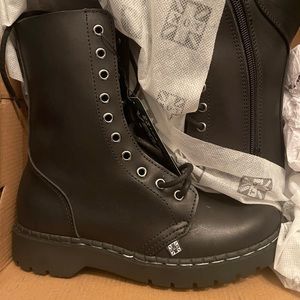 NWT TUK combat boots